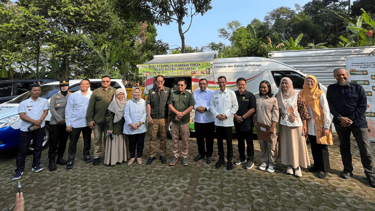 Wakil Bupati Bogor dan Kepala Bapanas Pastikan Dapur SPPG di Megamendung Aman dan Bebas dari Zat Berbahaya