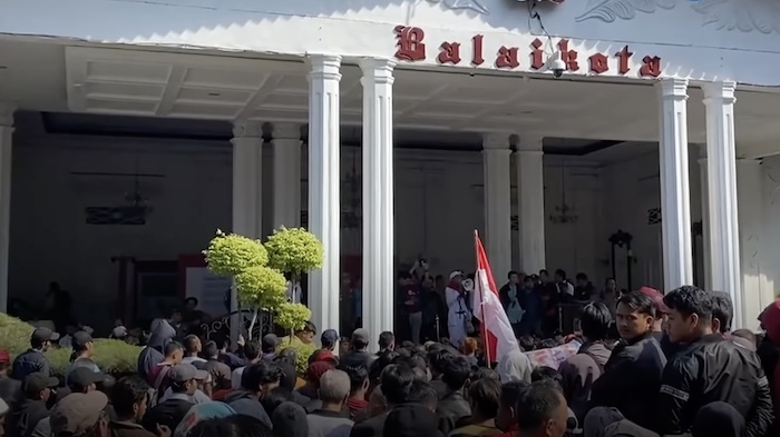Relokasi Pasar Bogor Picu Aksi Besar: Ratusan Pedagang Long March, Perumda Pasar Pakuan Jaya Buka Suara