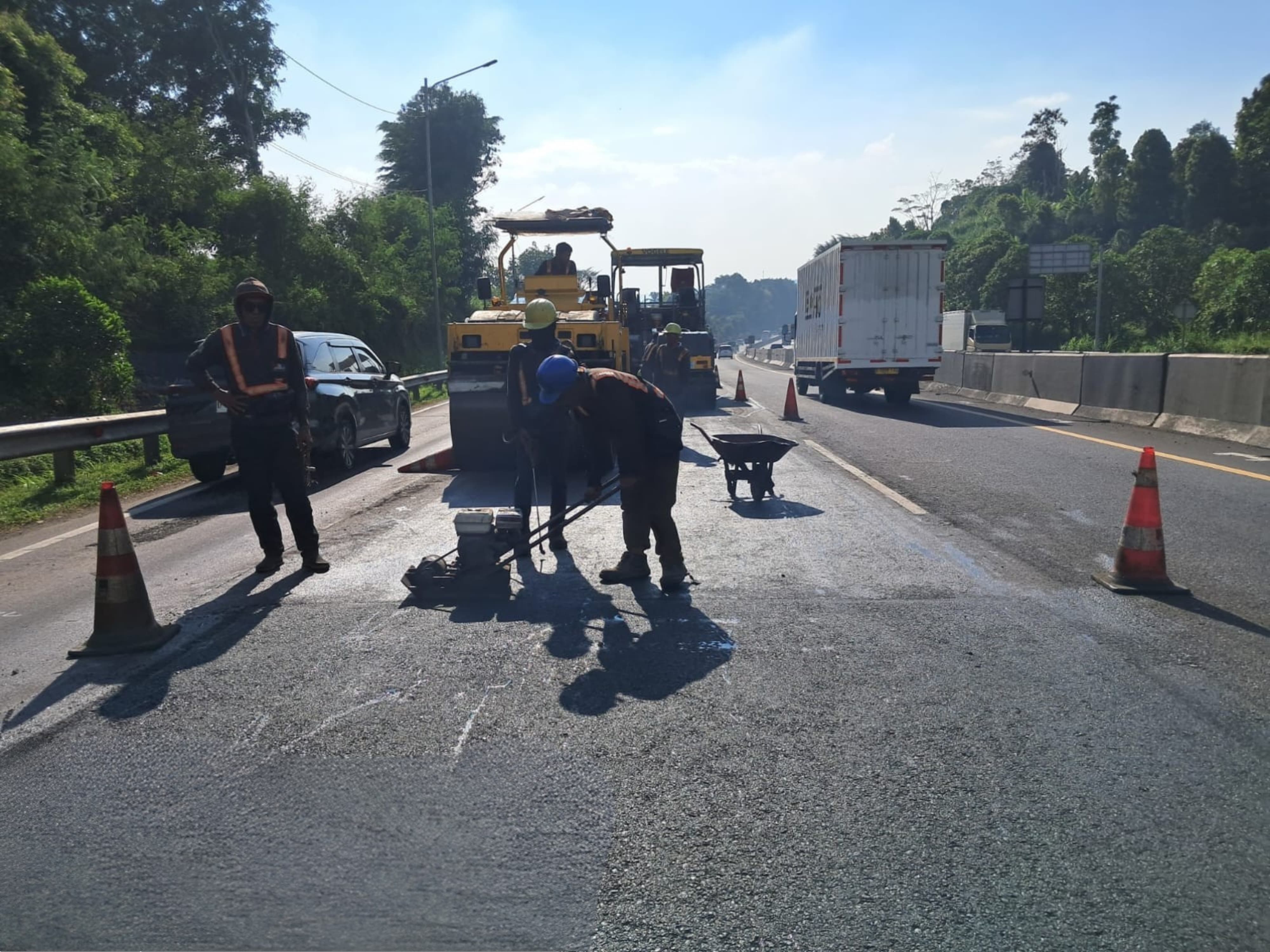 Jamin Keselamatan, Pemeliharaan Jalan di Ruas Tol Cipularang dan Padaleunyi Berlanjut