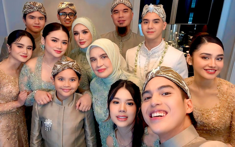 Ngunduh Mantu Al Ghazali: Ahmad Dhani Pajang Foto-foto Raja Jawa