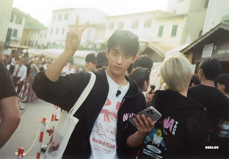 Bukan Cuma Visual, Inilah Alasan Mengapa DK Seventeen Dijuluki 'Matahari' oleh Carat