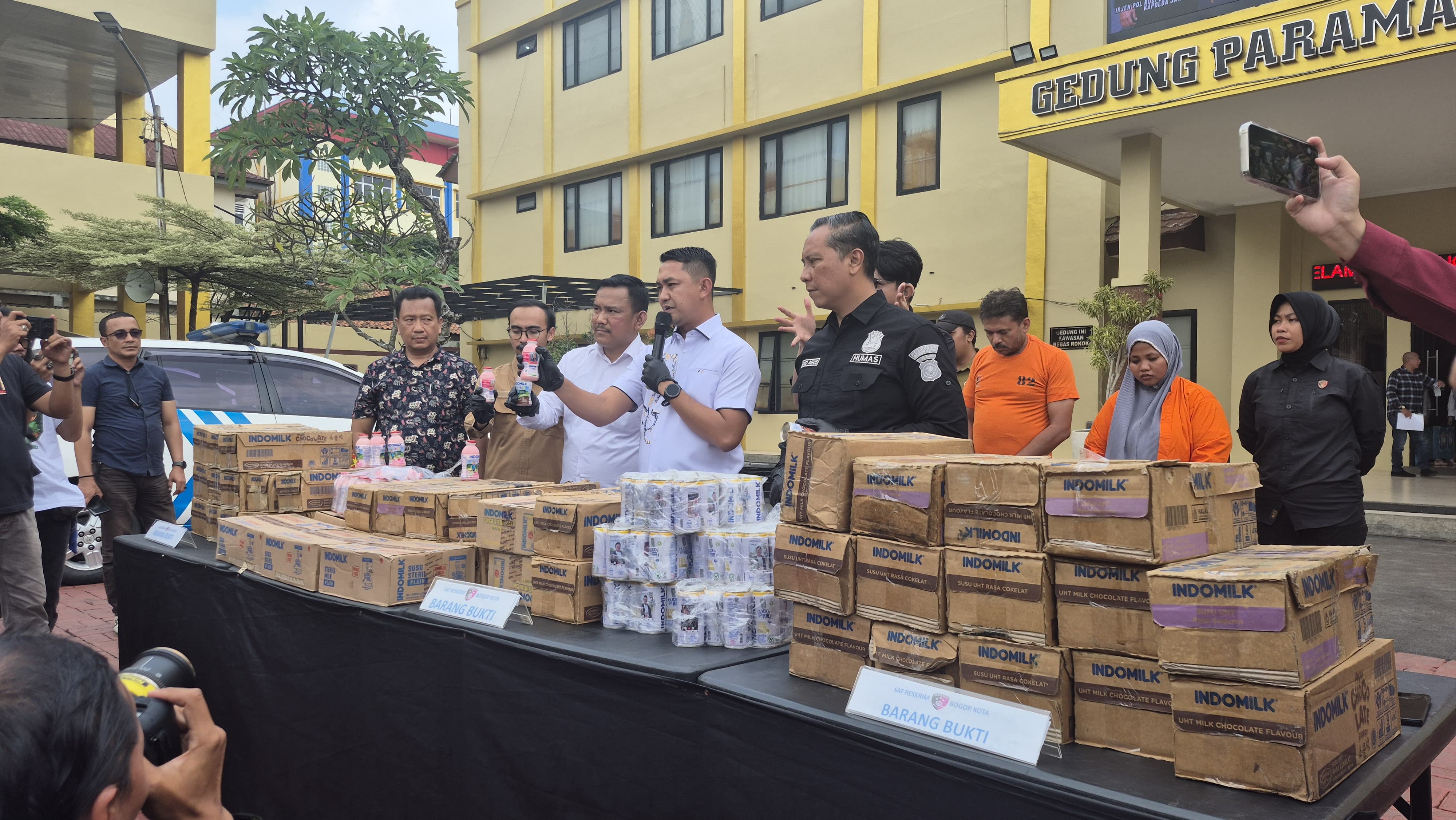 Polresta Bogor Kota Ciduk 2 Tersangka terkait Praktik Penjualan Produk Susu Kedaluwarsa