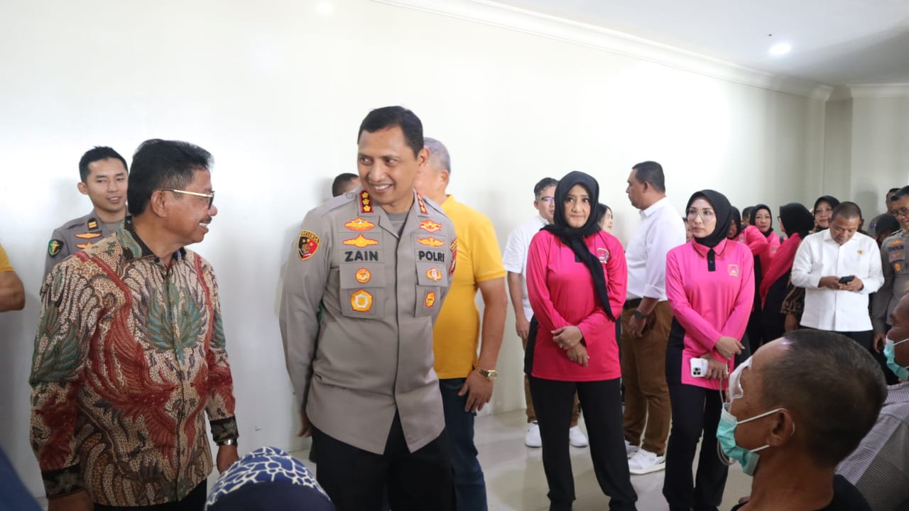 Peringati Hari Bhayangkara ke-79, Polisi di Tangerang Gelar Operasi Mata Katarak Gratis