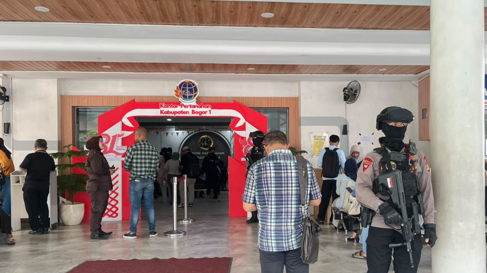 Polda Metro Jaya Geledah Kantor ATR/BPN Kabupaten Bogor 