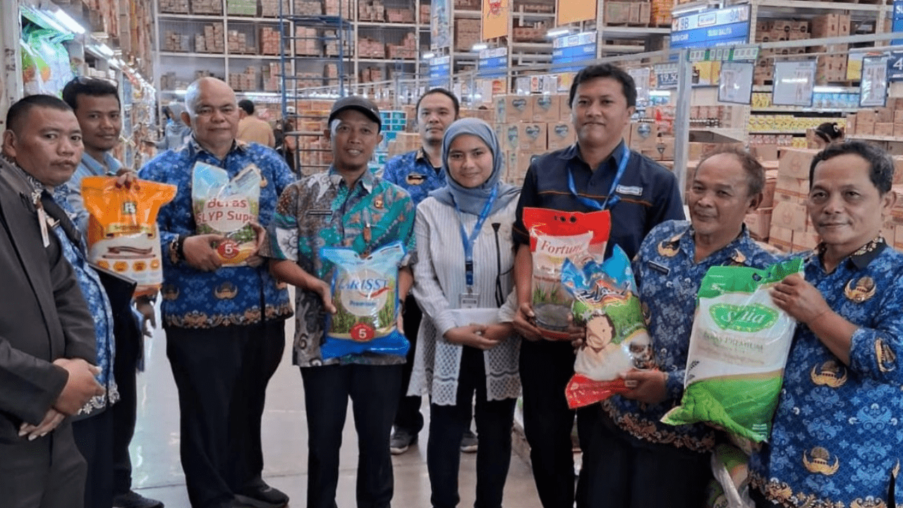 Pemkab Bogor dan Disdagin Lakukan Monitoring Langsung ke Toko Modern Cegah Peredaran Beras Oplosan 