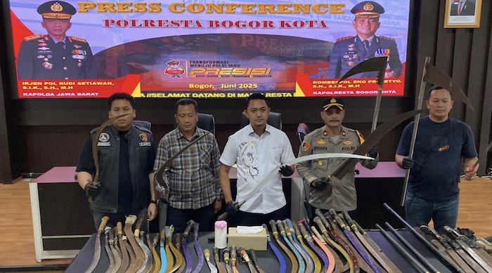 Polresta Bogor Kota Tangkap 32 Remaja dalam 11 Kasus Tawuran, 100 Senjata Tajam Disita, Usia Pelaku 14 Tahun