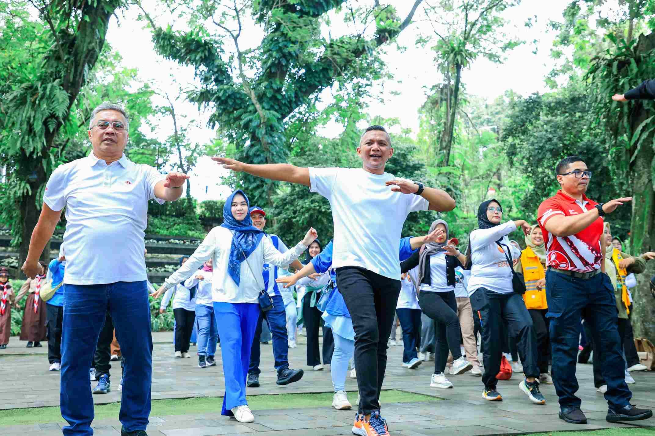 Wakil Wali Kota Bogor Ajak Warga Jaga Kebersihan Lewat Aksi Bersih Bersama Kementerian LH