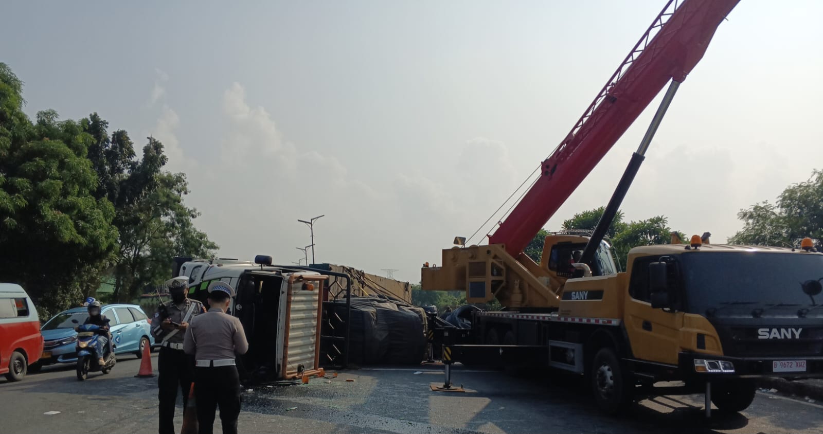 Ini Dia Penyebab Macet di Balaraja Timur, Ternyata Ada Truk Terguling