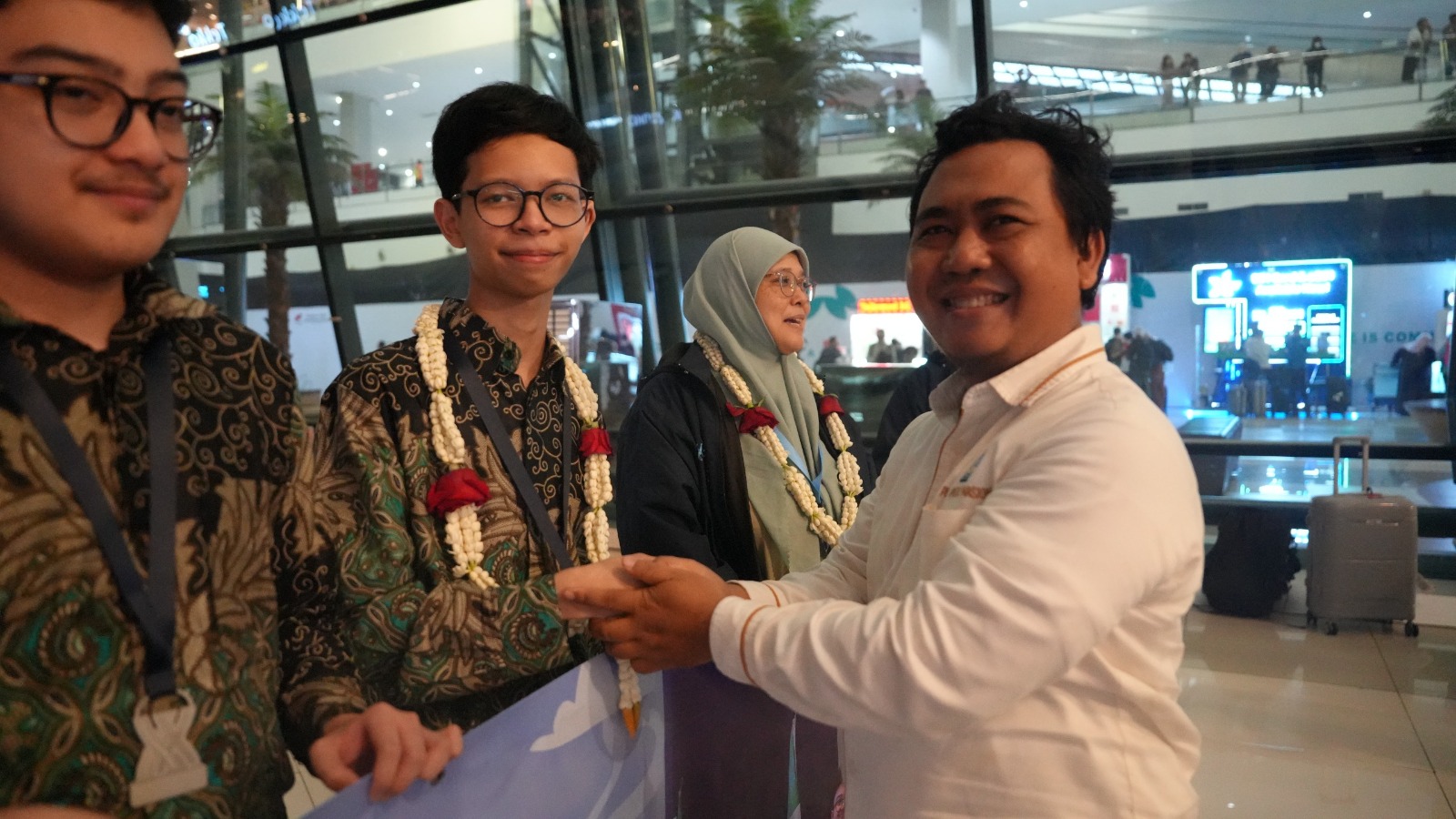SELAMAT! Siswa SMA Al Wafi IBS Bogor Sabet Medali Perak di IChO ke-57 Uni Emirat Arab