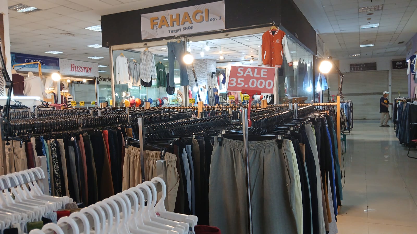 Pasca Thrifting Dilarang, Pedagang Pasar Senen Kehilangan 60% Pendapatan