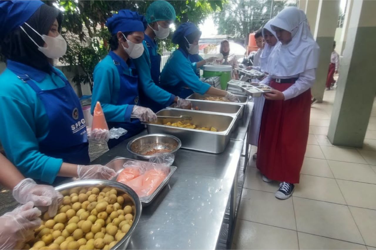 Dibanding Pakai Ompreng, Siswa SD di Bogor Lebih Suka Sistem Prasmanan Program Makan Bergizi Gratis