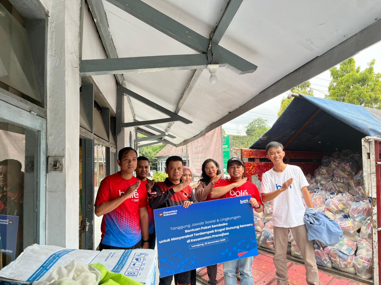 BTN Salurkan Bantuan untuk Warga Terdampak Erupsi Semeru