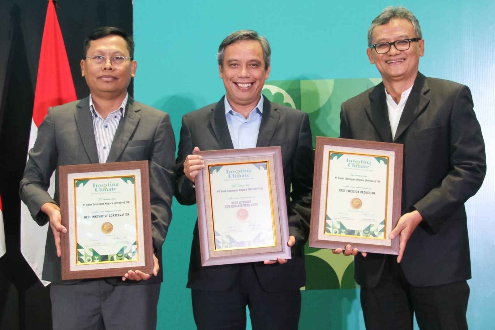 Dirut BTN Raih Penghargaan Inspirational Figure in Environmental and Social Sustainability