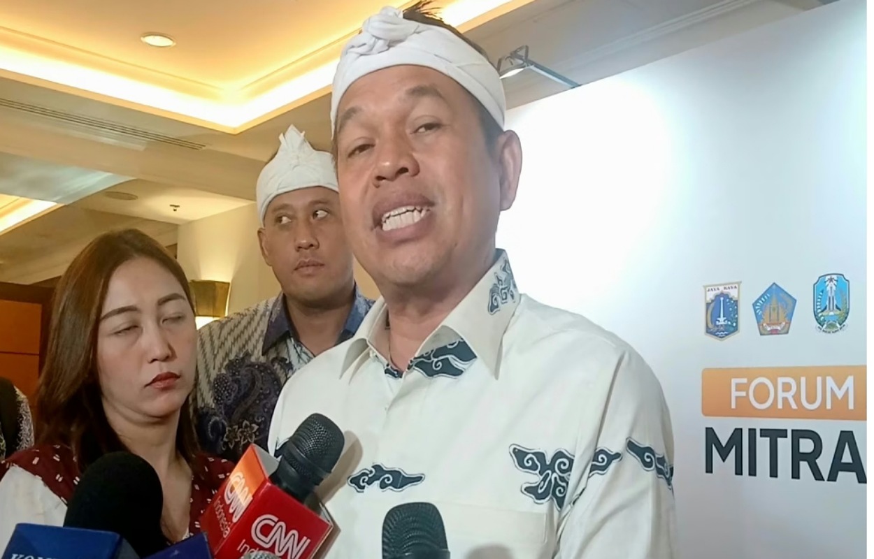 Dedi Mulyadi Kunjungi Cianjur, Bicarakan Soal Cinta dan Politik di Tengah Keramaian Warga