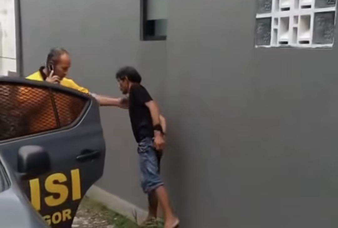 Warga Cibinong Tangkap Pria Diduga Transaksi Sabu, Satu Pelaku Kabur