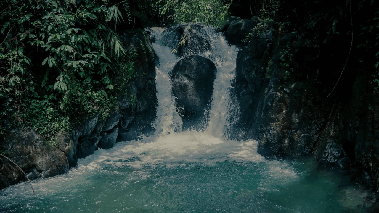 7 Air Terjun Tersembunyi di Bogor yang Wajib Kamu Jelajahi Sebelum Viral, Lengkap Lokasinya!