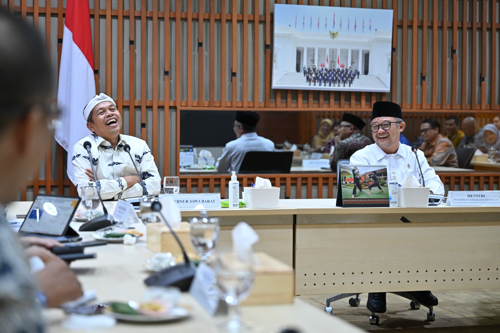 Gubernur Jabar Dedi Mulyadi: Anak-Anak Harus Sekolah Minimal Sampai SMA