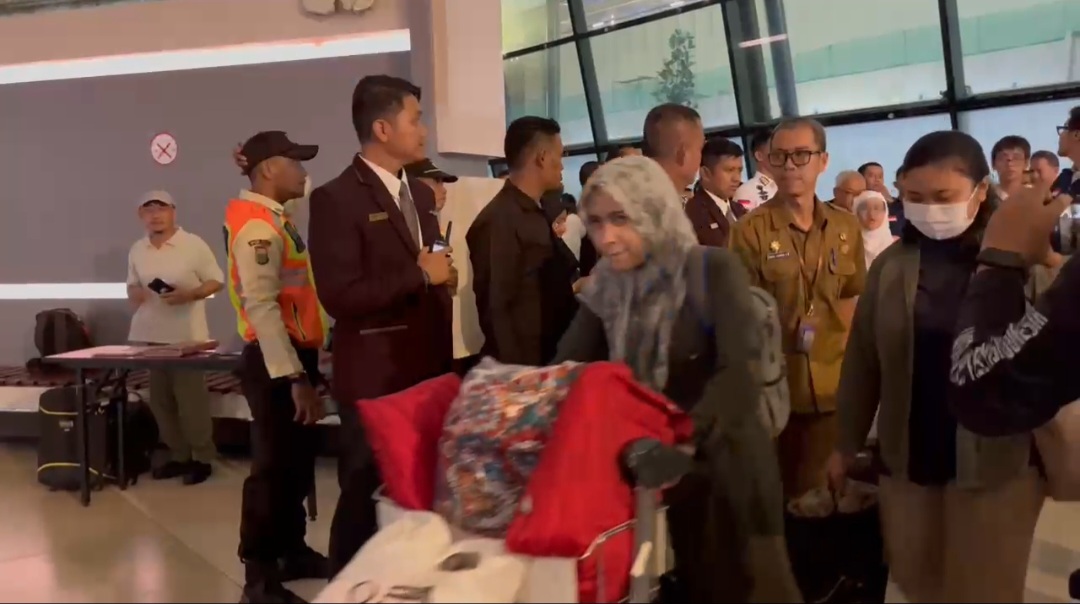 Sejumlah WNI dari Iran Tiba di Tanah Air, Ceritakan Kondisi Perang!