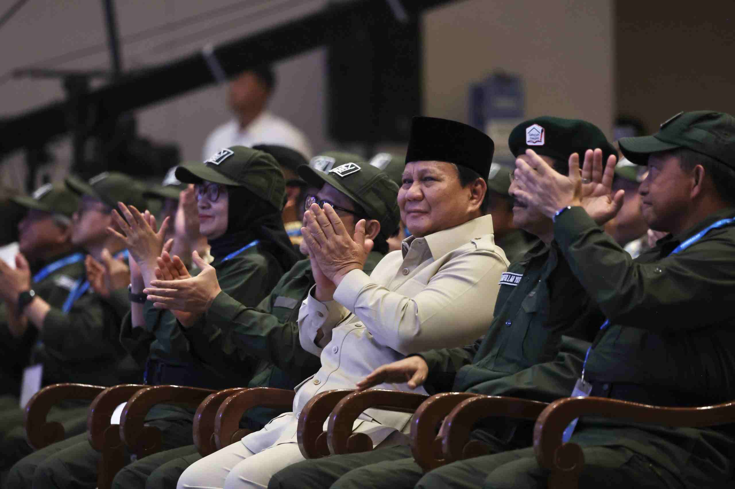 Prabowo ke Guru Sekolah Rakyat: Siapkan Generasi untuk Putus Kemiskinan