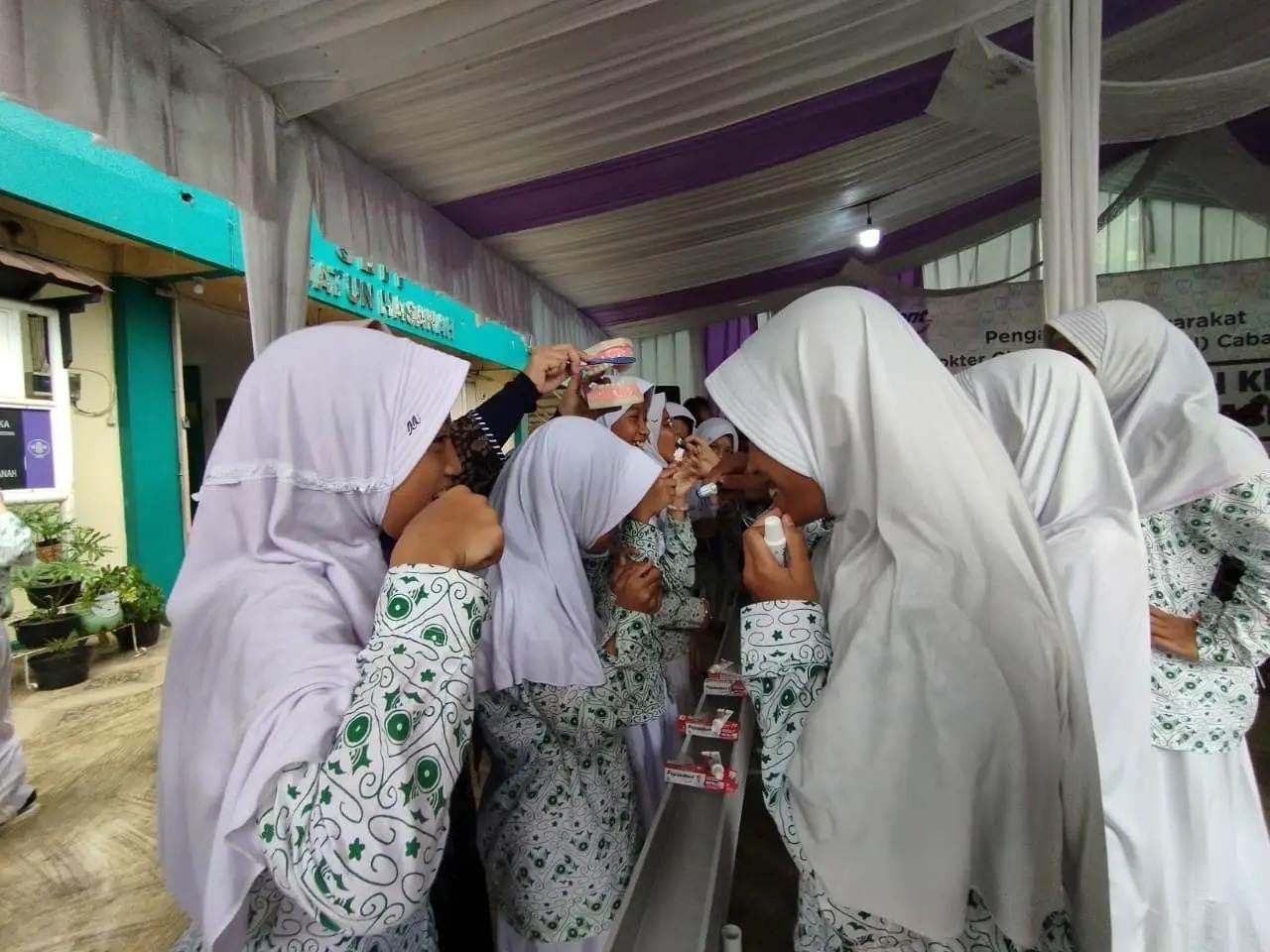 Seribu Siswa Depok Ikuti Pemeriksaan Gigi Gratis BKGN 2025