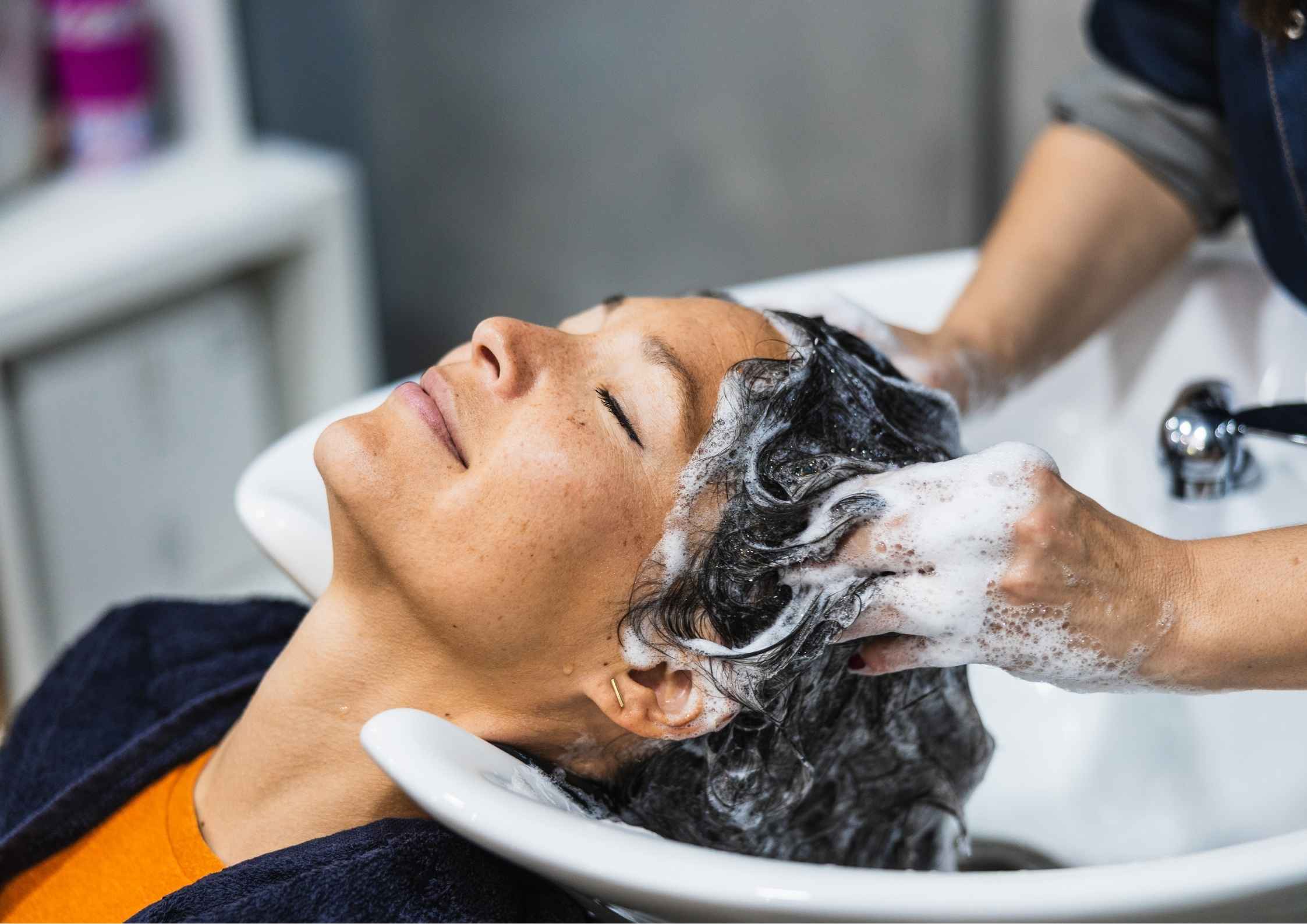 Double Cleansing Kulit Kepala: Rahasia Rambut 