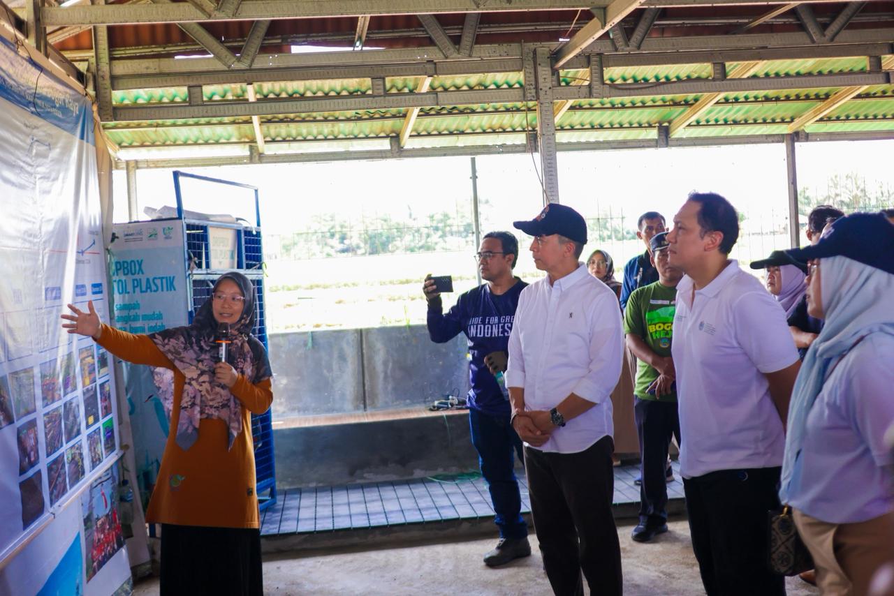 Inovatif! TPS 3R Mutiara Bogor Raya Ubah Sampah Jadi Produk Bernilai