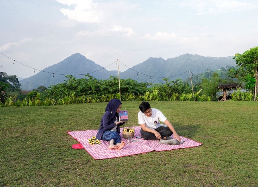 10 Coffee Shop di Sentul Bogor dengan View Gunung yang Bikin Kamu Lupa Pulang