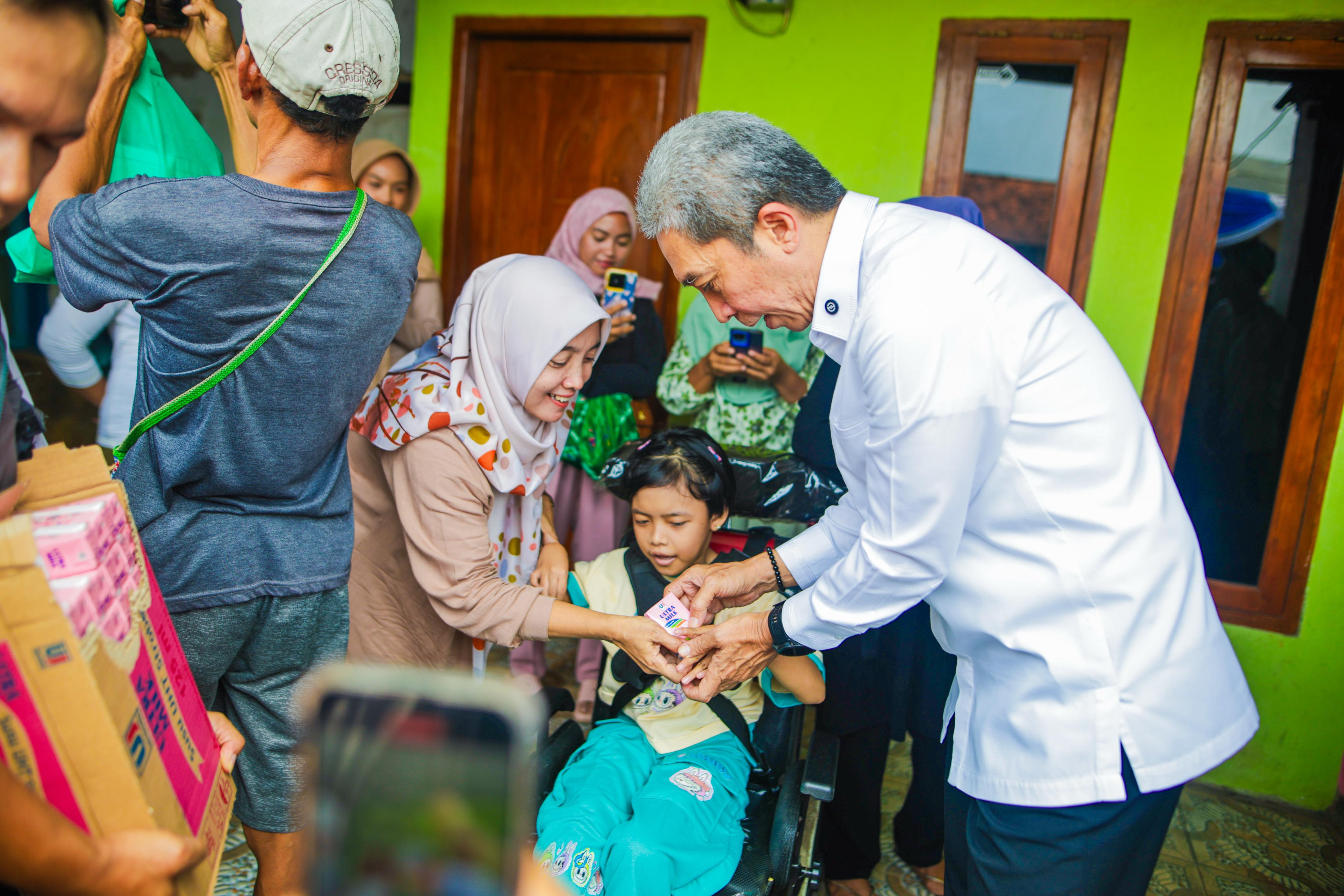 Masih Dalam Rangkaian HJB, Dedie Rachim Serahkan 620 Bantuan RTLH tahun 2025