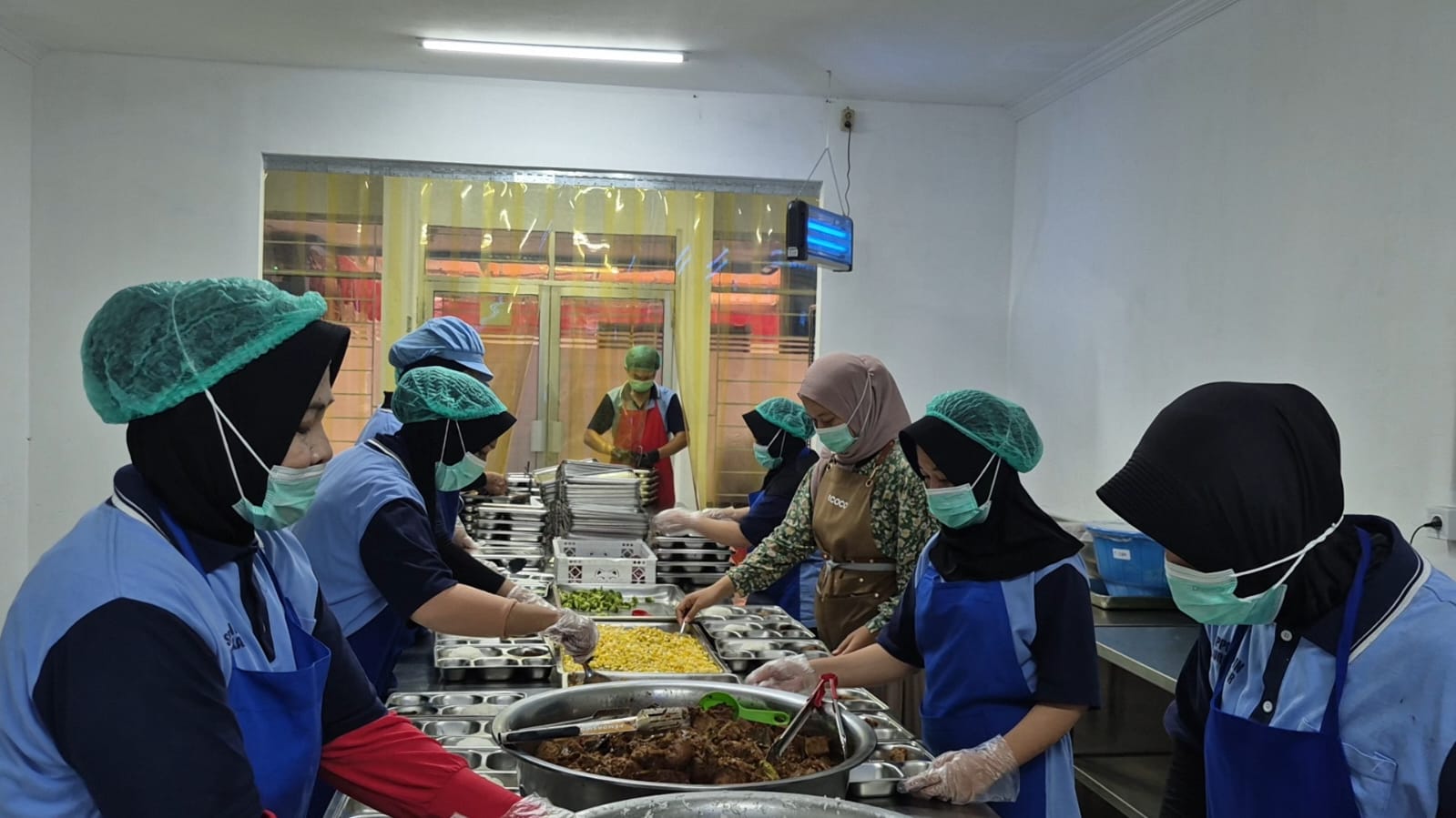 Kerja Senyap SPPG Yasmin Curug Mekar: Masak Sejak Subuh, Jaga Gizi Anak Sekolah