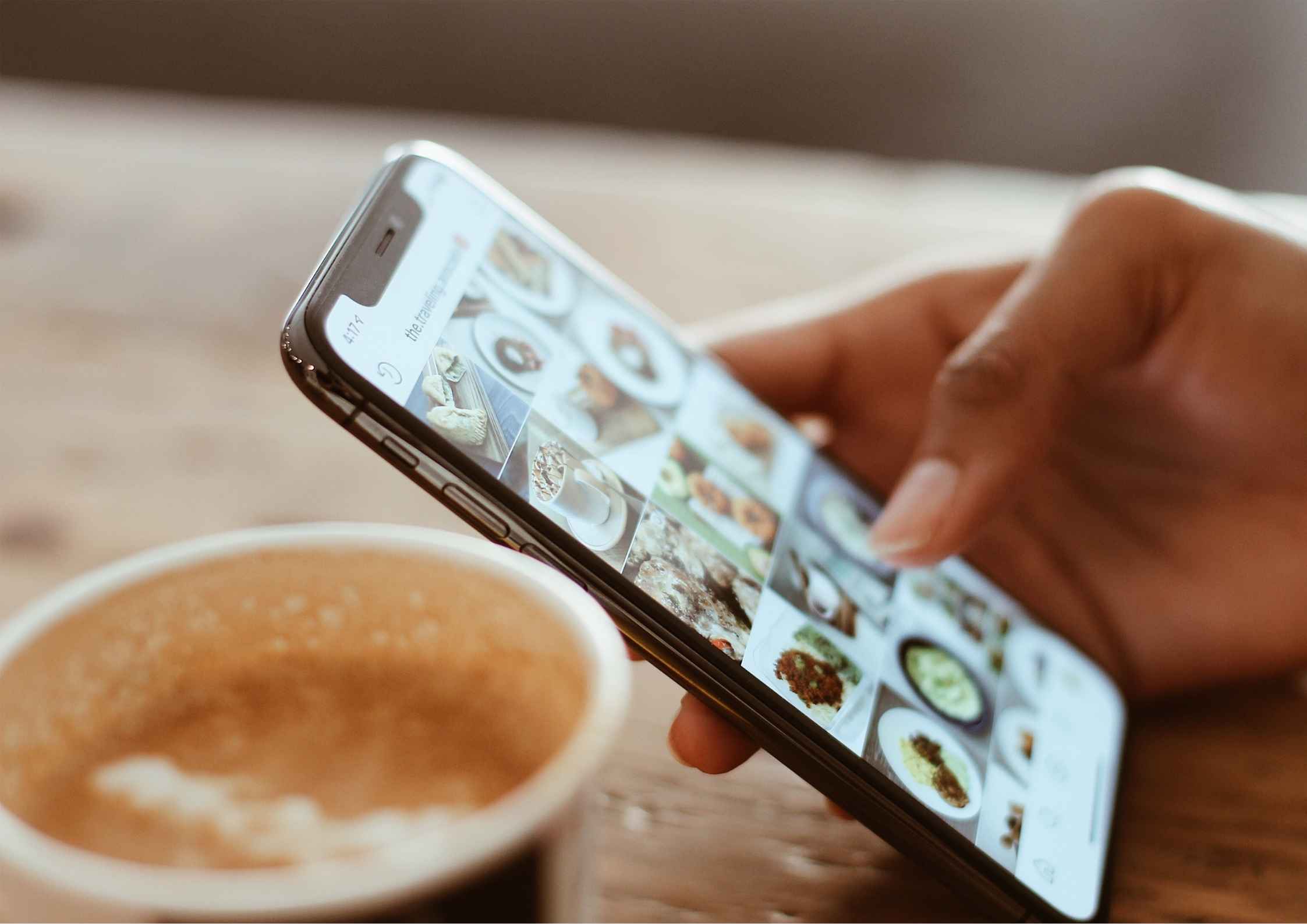 Feed Instagram Estetik 2026: 5 Pola Grid yang Bikin Profilmu Terlihat Profesional