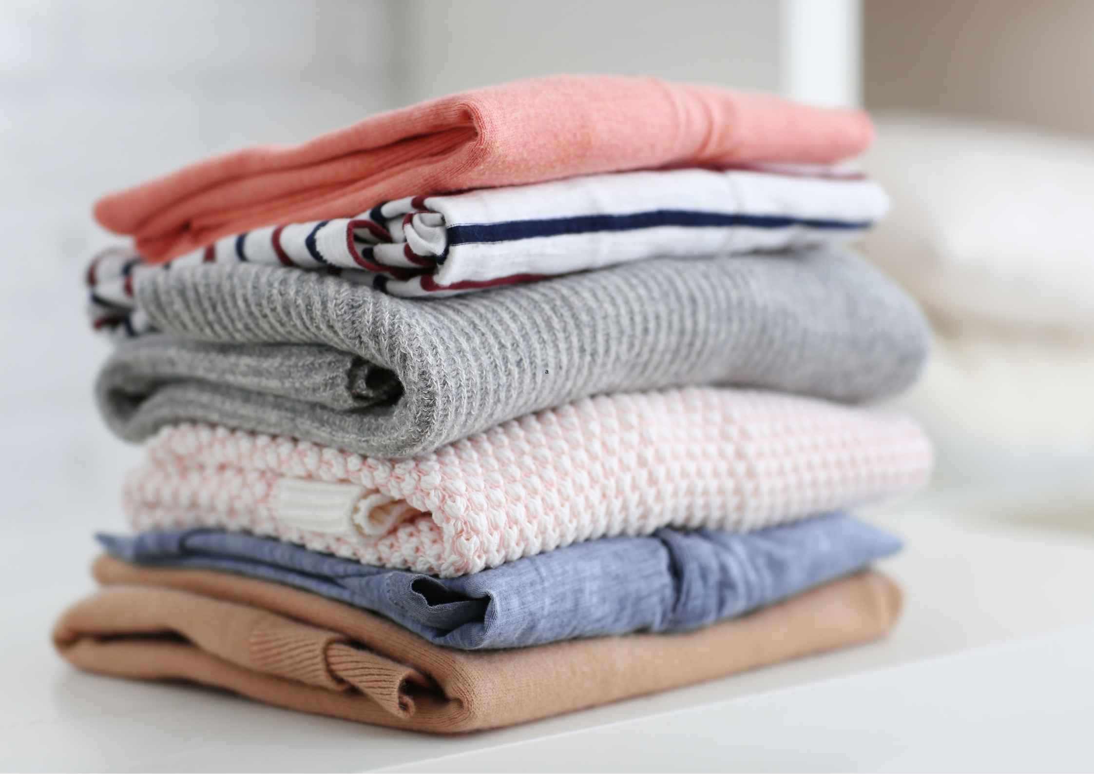 Punya Sweter Kesayangan Jadi Kedodoran? Ini Etika Mencuci Baju Rajut yang Benar