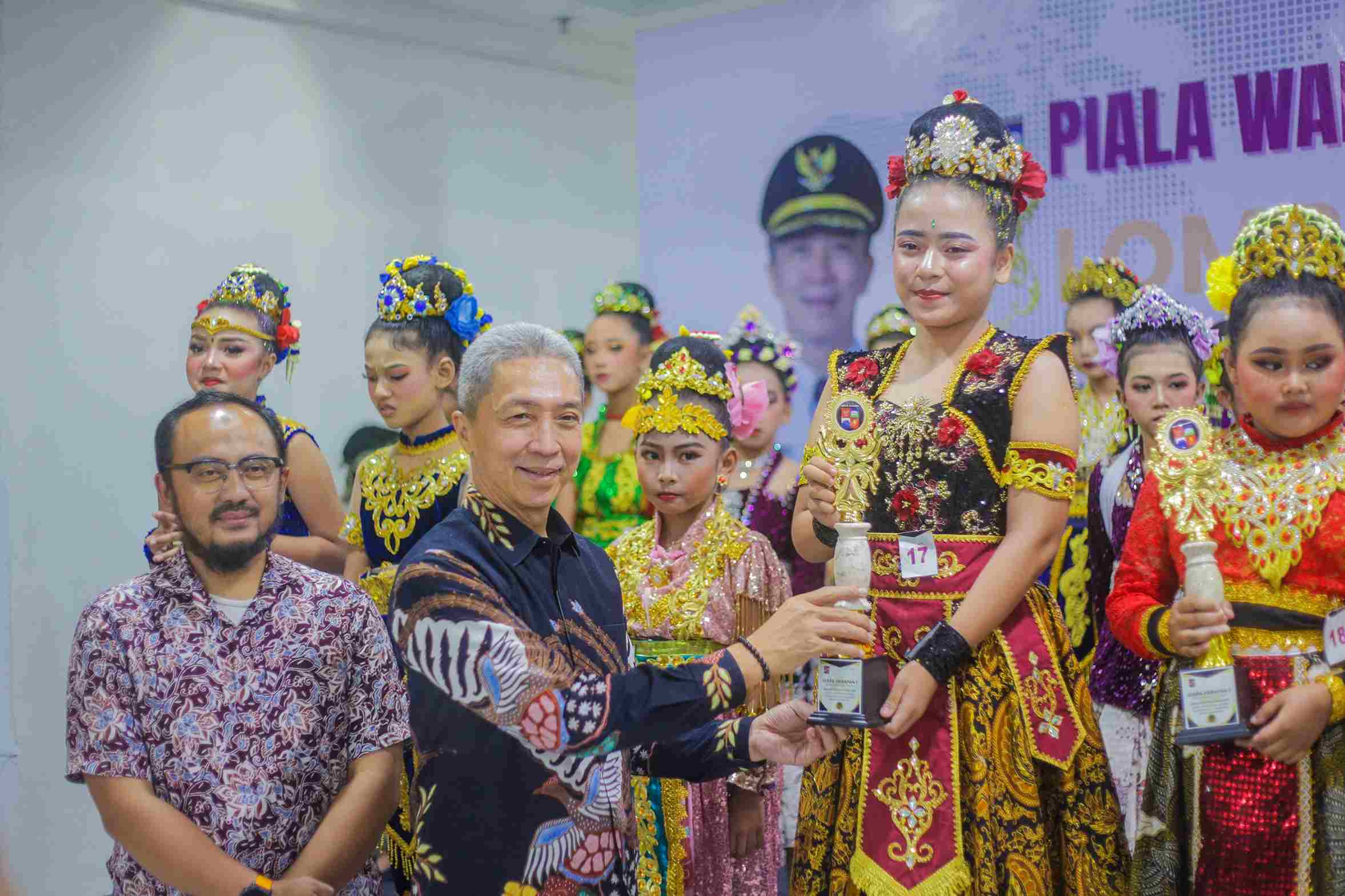 28 Sanggar Tari Ramaikan Lomba Jaipong 2025, Wali Kota Bogor Dukung Pelestarian Budaya