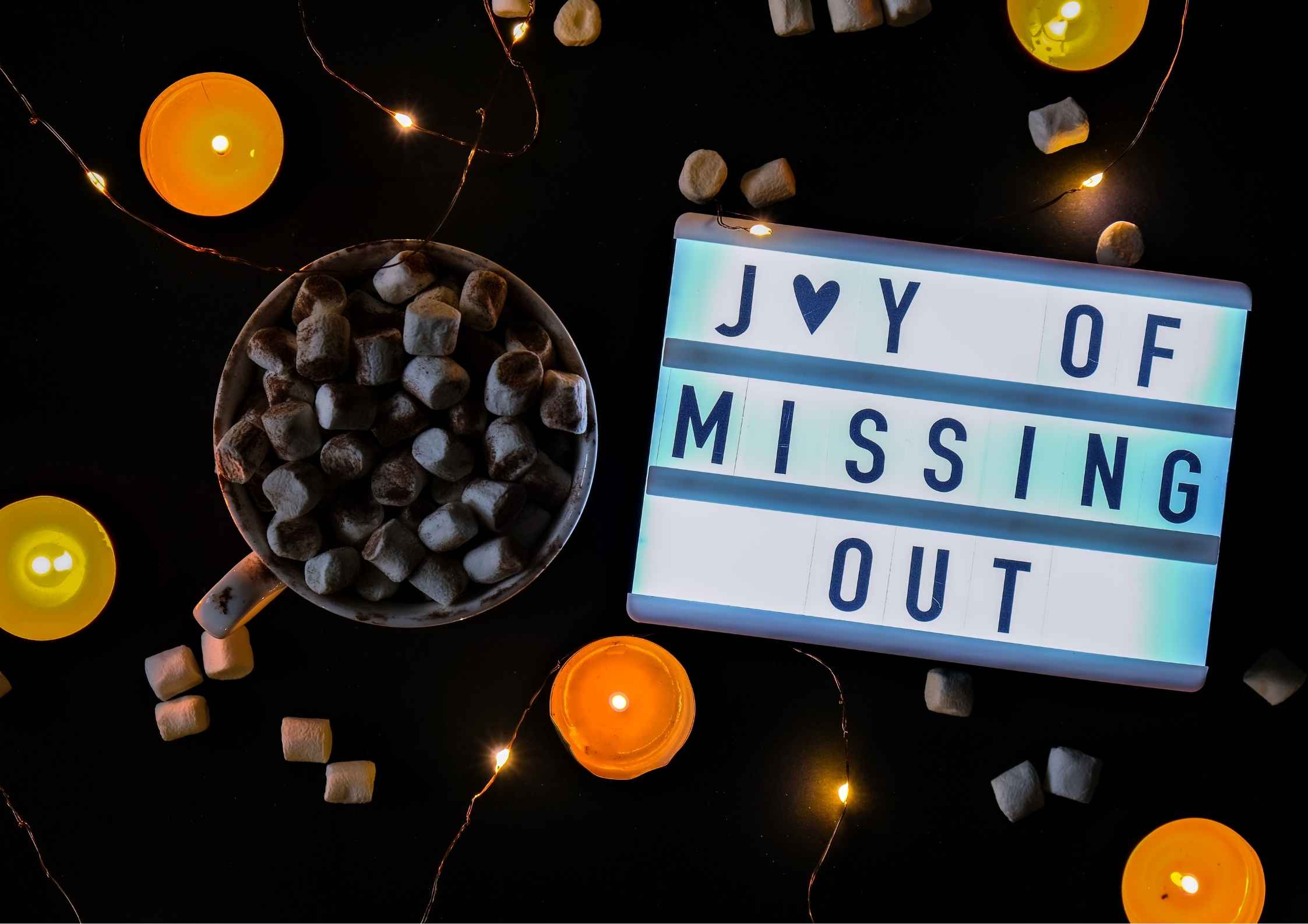 JOMO: Menemukan Kebahagiaan dalam 