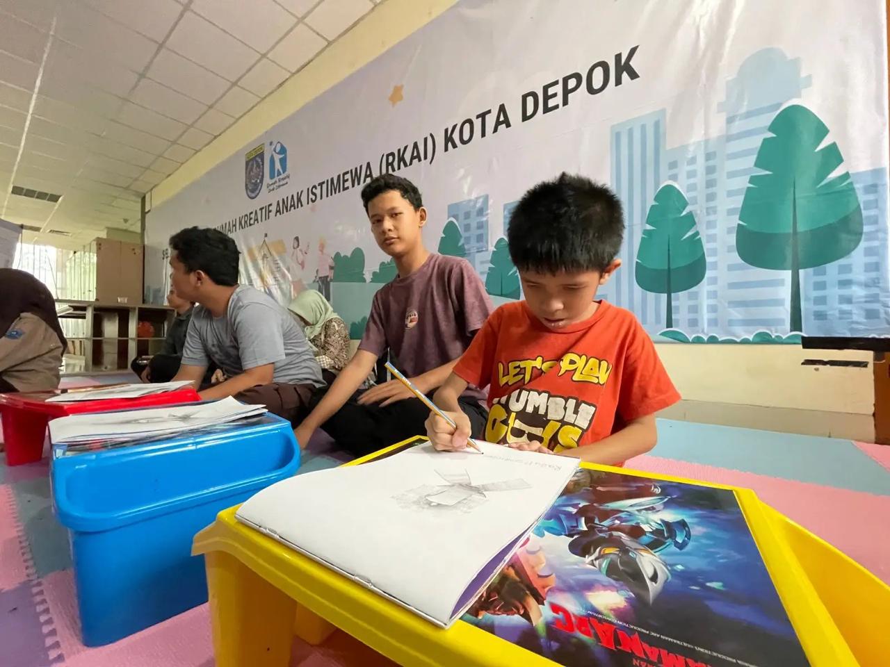 Anak Istimewa di Depok Bebas Berkarya Melalui Program Rumah Kreatif