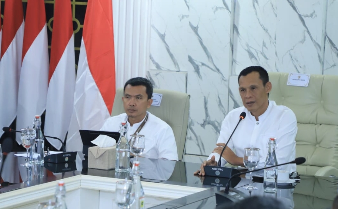 Ade Ruhandi Bahas Percepatan Tanah untuk Pembangunan Jalan Angkutan Tambang dan Jembatan Leuwiranji