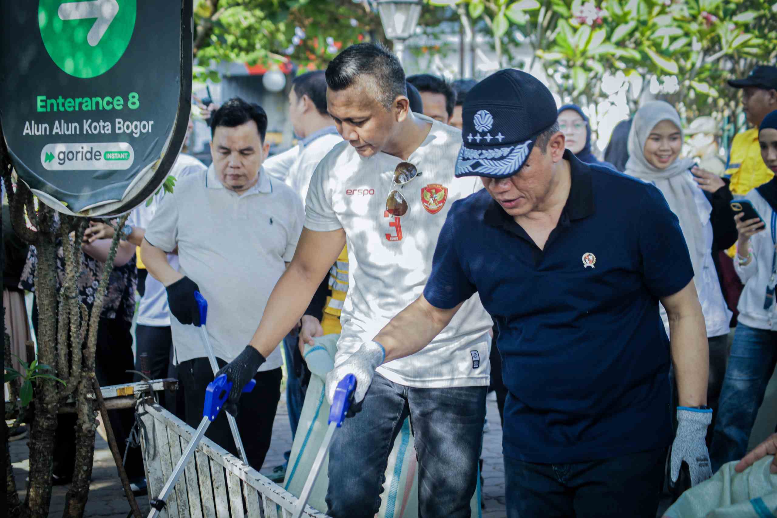 Wakil Wali Kota Jenal Mutaqin dan Menteri LH Ajak Warga Bogor Jaga Kebersihan Lewat Aksi Jumat Bersih