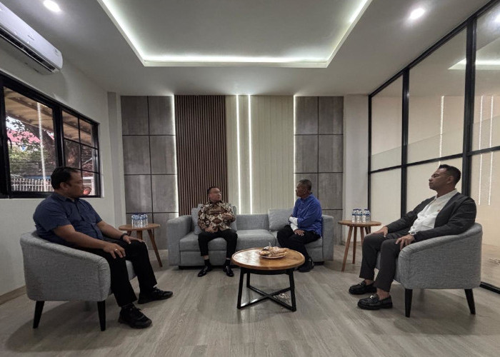 Di Depan Dahlan Iskan, Dasco Berseloroh Soal Progam MBG: Lancar-lancar Aja Justru Aneh