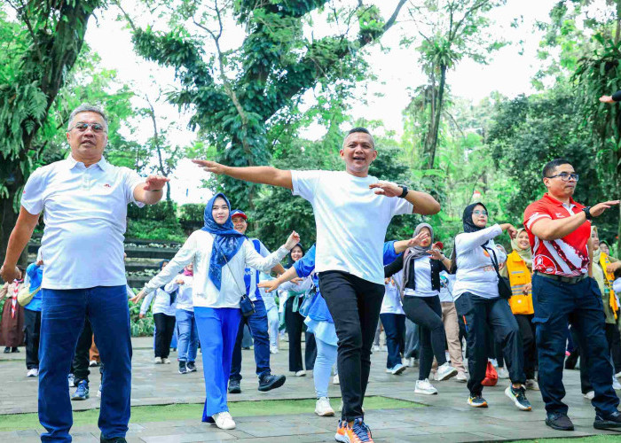 Wakil Wali Kota Bogor Ajak Warga Jaga Kebersihan Lewat Aksi Bersih Bersama Kementerian LH