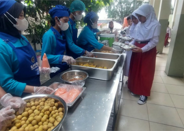 Dibanding Pakai Ompreng, Siswa SD di Bogor Lebih Suka Sistem Prasmanan Program Makan Bergizi Gratis