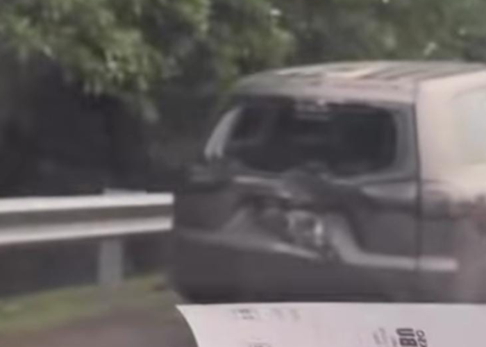 Pajero Sport Tabrak Pembatas Tol Jagorawi, Diduga Sopir Mengantuk