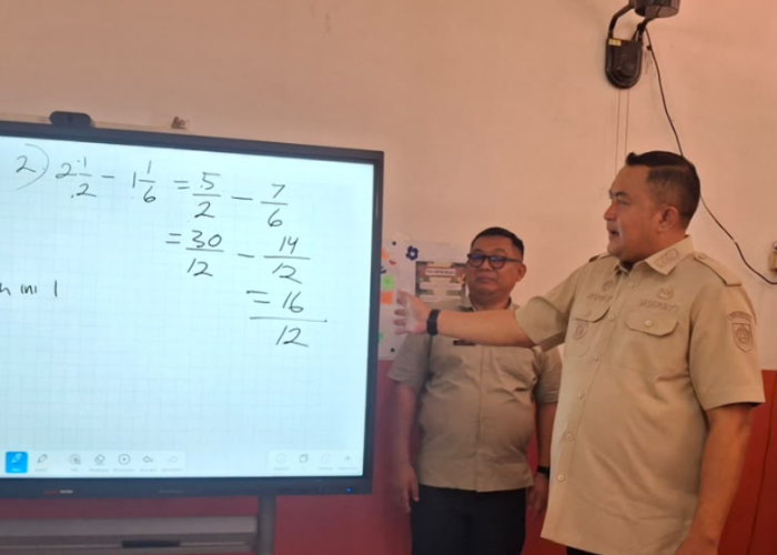Bantuan Papan Interaktif Digital, Presiden Prabowo Dorong Transformasi Pembelajaran di Kabupaten Bogor