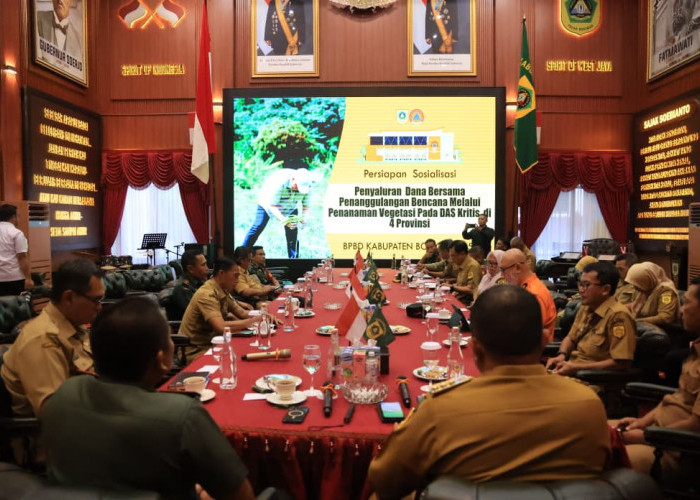 Antisipasi Banjir, Pemkab Bogor Lakukan Penanaman Pohon Massal di DAS