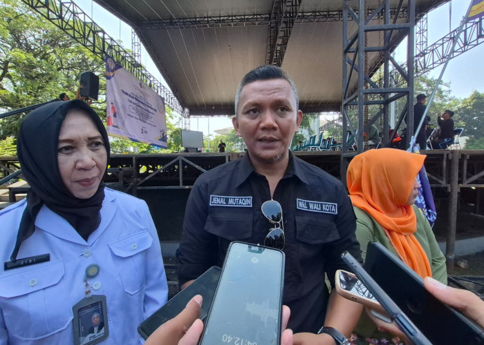 Penertiban PKL di Alun-Alun Kota Bogor, Jenal Mutaqin : Masa Harus Nunggu Wakil Wali Kota Datang