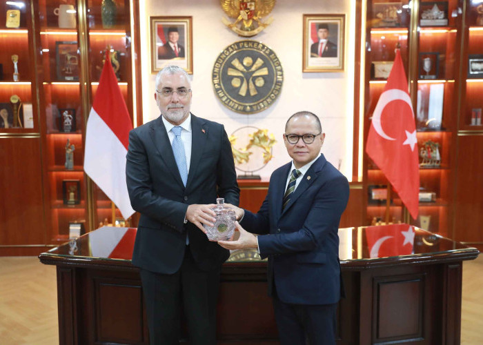 Menteri Mukhtarudin Terima Kunjungan Menteri Tenaga Kerja Turki, Bahas Kerja Sama Pelindungan Pekerja