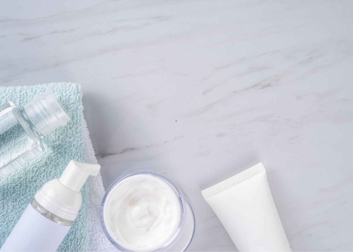 Capek Pakai 10 Tahap Skincare? Ini Alasan Tren Skin Minimalism Bikin Kulit Jauh Lebih Glowing!