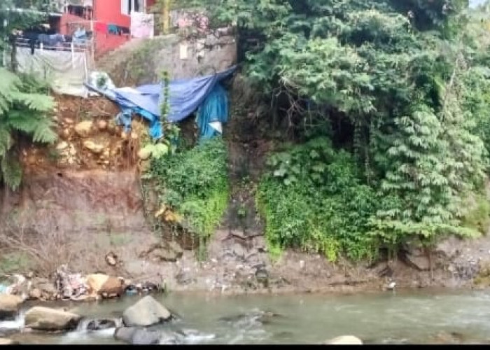 Terbengkalai 3 Tahun, Warga Kampung Anyar Cisarua Minta Pemkab Bogor Selesaikan Pembangunan TPT Sungai Ciesek
