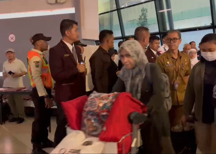 Sejumlah WNI dari Iran Tiba di Tanah Air, Ceritakan Kondisi Perang!