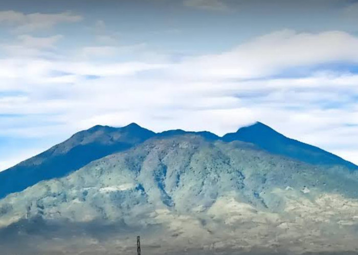 Pendaki 60 Tahun Hilang di Gunung Salak, Diduga Tersesat Saat Turun Lereng