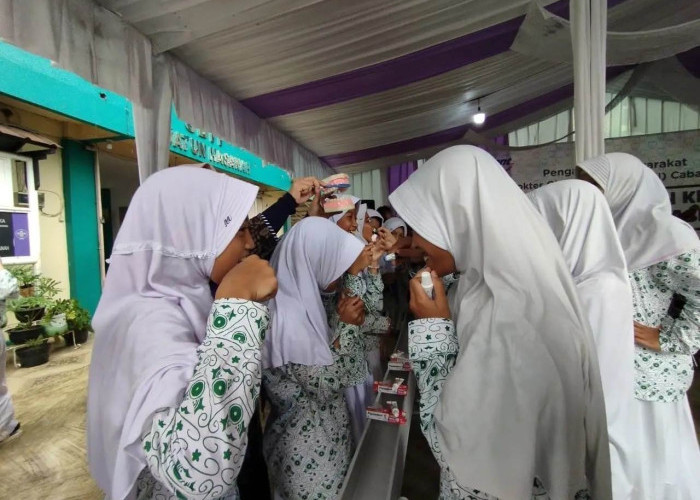 Seribu Siswa Depok Ikuti Pemeriksaan Gigi Gratis BKGN 2025