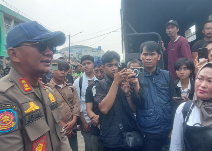 Takut Kehilangan Pembeli, PKL MA Salmun Minta Izin Berjualan di Pelataran Toko